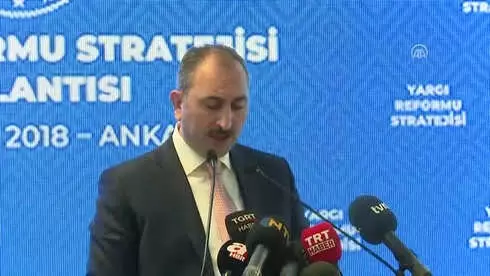 Bakan Gül: 'Adalet Hizmetlerinin Kalitesini Belirleyen Temelde İnsan Kalitesidir' Bakan Gül: 'Adalet Hizmetlerinin Kalitesini Belirleyen Temelde İnsan Kalitesidir'