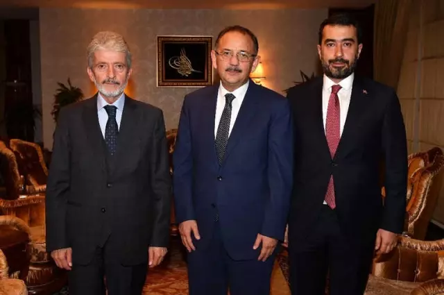 Başkan Tuna Özhaseki'yi Makamında Ağırladı Başkan Tuna Özhaseki'yi Makamında Ağırladı