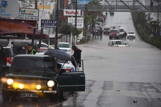 Denizdeki Hortumun Ardından, Bodrum'u Yağmur ve Dolu Vurdu