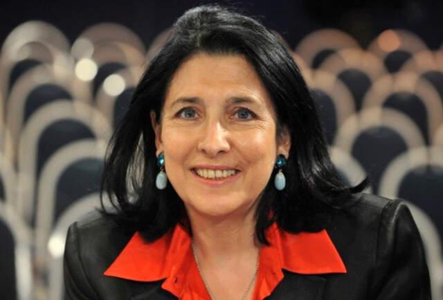 Gürcistan'da Seçimleri Kazanan Salome Zurabişvili, Ülkenin İlk Kadın Cumhurbaşkanı Oldu