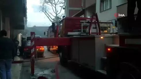 Lokanta Bacasında Çıkan Yangın Korku Dolu Anlar Yaşattı Lokanta Bacasında Çıkan Yangın Korku Dolu Anlar Yaşattı