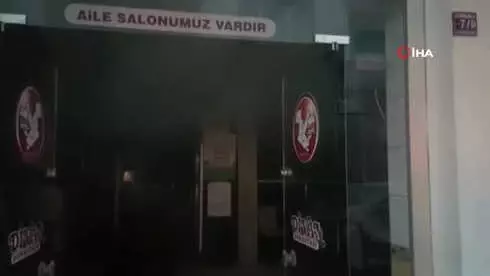 Lokanta Bacasında Çıkan Yangın Korku Dolu Anlar Yaşattı Lokanta Bacasında Çıkan Yangın Korku Dolu Anlar Yaşattı