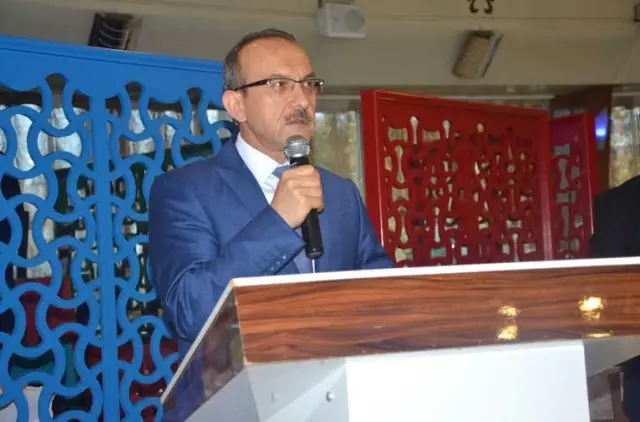 Vali Yavuz: Vali Yavuz: