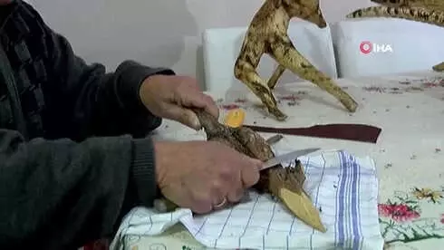 Ağaç Köklerini Sanata Dönüştürüyor Ağaç Köklerini Sanata Dönüştürüyor