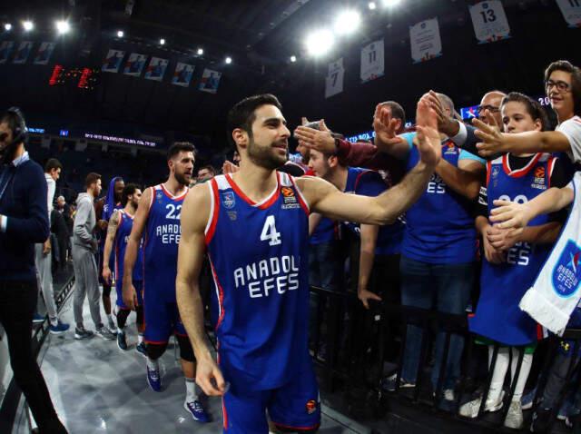 Anadolu Efes, Baskonia Engelini de Aştı: 96-85