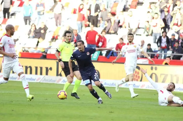 Antalya Göztepe'yi Tek Golle Geçti