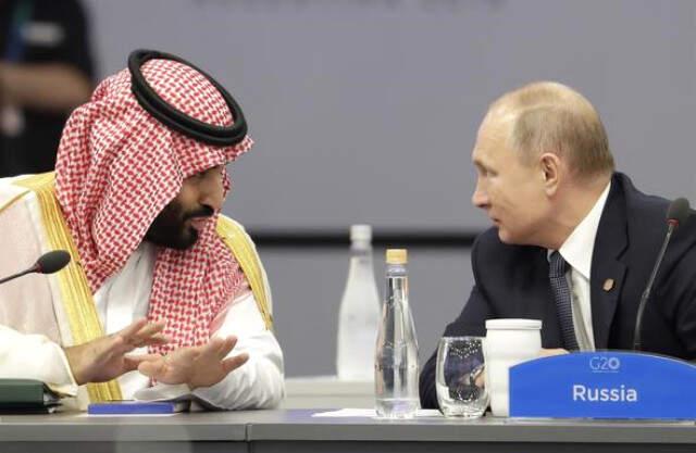 G-20 Zirvesine Katılan Putin ile Prens Selman'ın içten Selamlaşması Dikkat Çekti