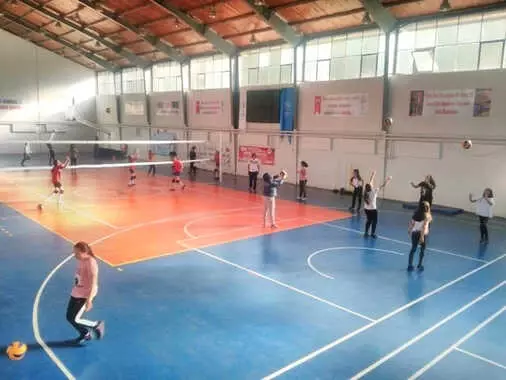 Kapalı Spor Salonuna Jeotermal Dijital Pompa Kapalı Spor Salonuna Jeotermal Dijital Pompa