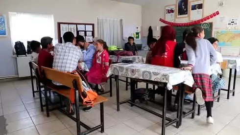 Kitap Kurdu' Yetiştirmek İçin Mahalle Mahalle Dolaşıyorlar - Erzurum