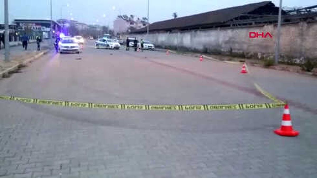 Manisa Hastane Bahçesinde Silahlı Kavga 5 Yaralı