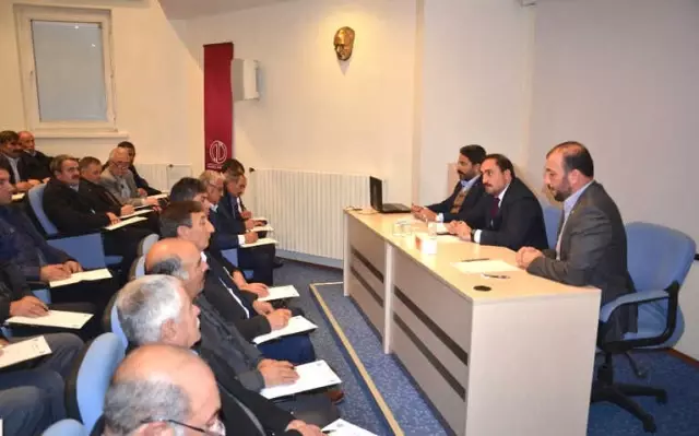 Seyitgazi Kaymakamı Cüneyt Demirkol'un Muhtarlarla İstişare Toplantısı Seyitgazi Kaymakamı Cüneyt Demirkol'un Muhtarlarla İstişare Toplantısı