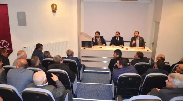 Seyitgazi Kaymakamı Cüneyt Demirkol'un Muhtarlarla İstişare Toplantısı Seyitgazi Kaymakamı Cüneyt Demirkol'un Muhtarlarla İstişare Toplantısı