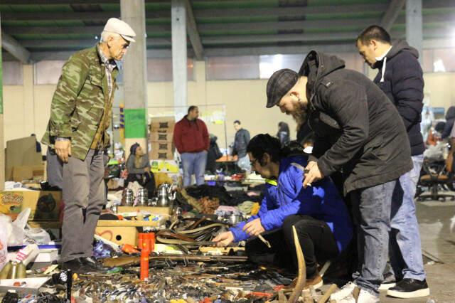 Ucuzluk Cezbediyor! Bu Pazara Gidebilmek İçin Uyumuyorlar