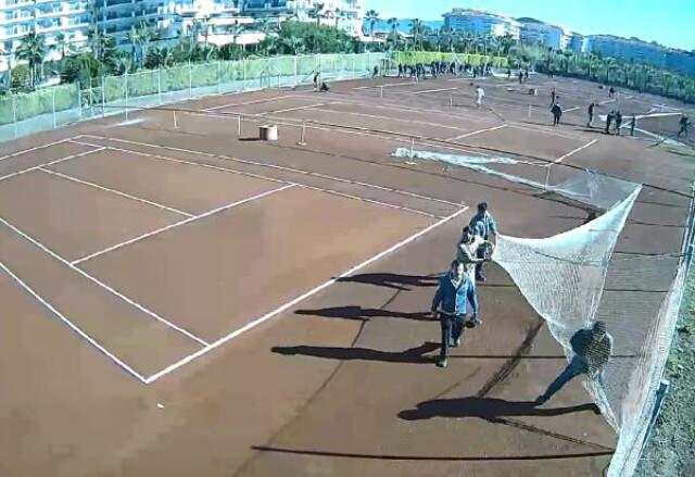Antalya Mahalleli, 5 Yıldızlı Otelin Tesislerini Yıktı