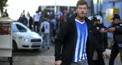 Çarpışma Dizisinde Skandal Hata! Final Sahnesinde Çarpışan Arabaların Hava Yastıkları Açılmadı Çarpışma Dizisinde Skandal Hata! Final Sahnesinde Çarpışan Arabaların Hava Yastıkları Açılmadı