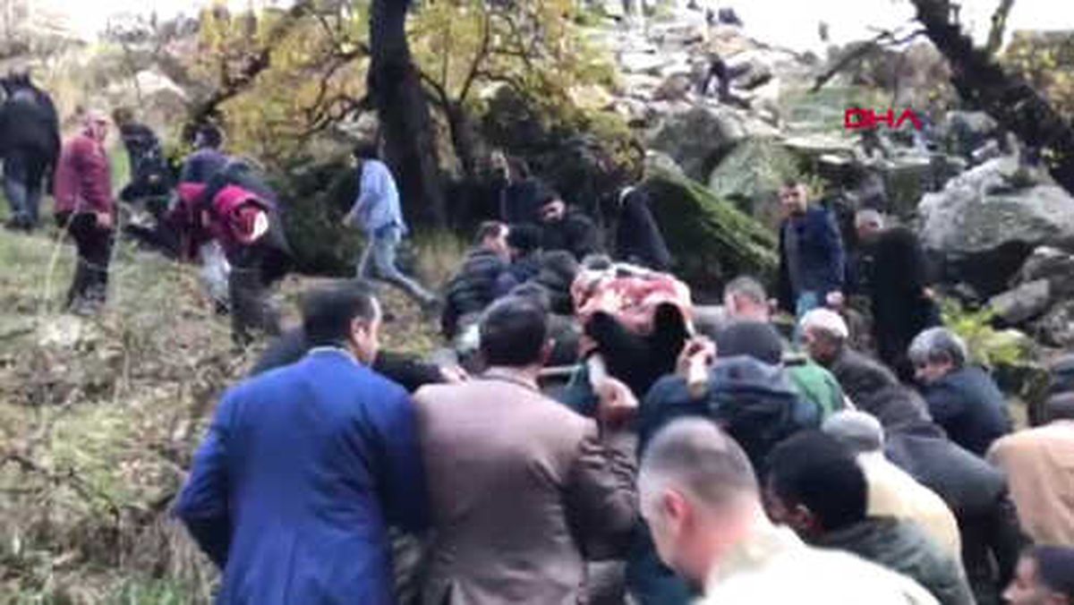 Hakkari-Şemdinli Piknikte Kayalıklardan Düşüp Öldü