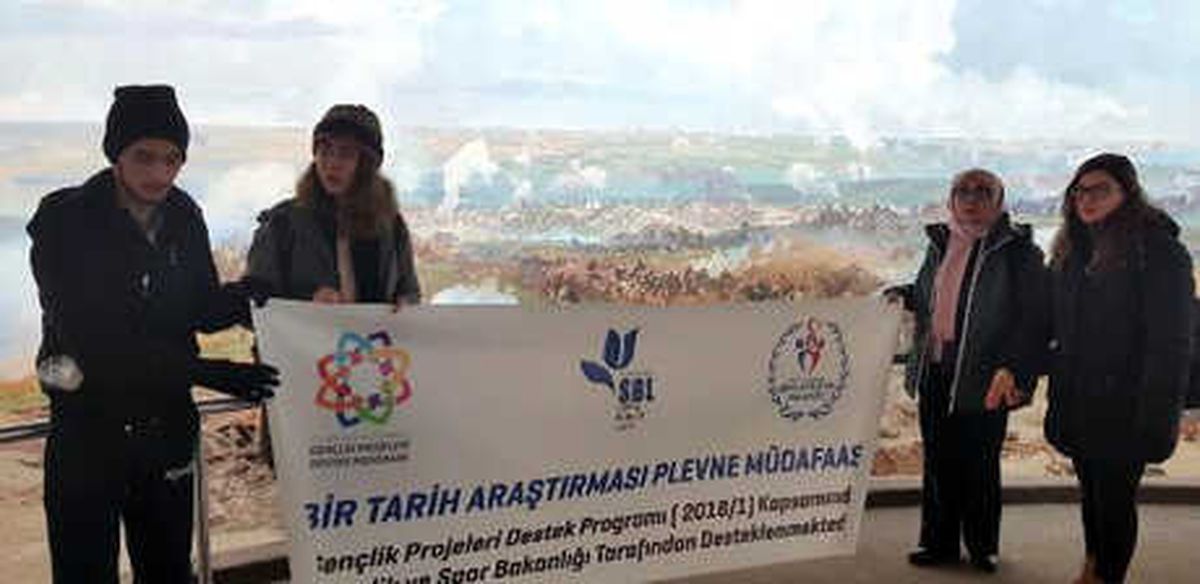 İzmirli Lise Öğrencileri, Bulgaristan'da 'Plevne Müdafaası' Belgeselini Çekiyor