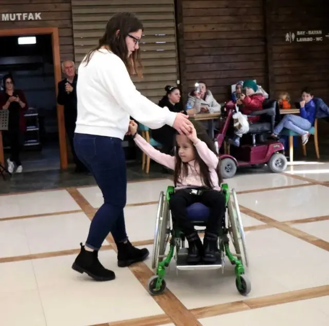 Yabancı Öğrenciler ile Engelliler Birlikte Eğlendi