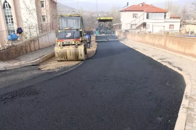 Yahyalı'da Asfaltlama Çalışmaları Hız Kesmiyor