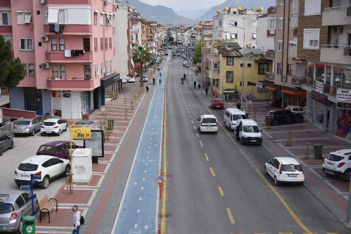 Alanya Belediyesi'nden 571 Bin Metrekare Kaldırım ve Parke Çalışması
