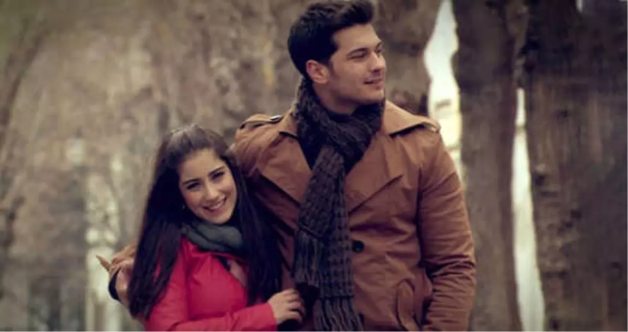 Çağatay Ulusoy ve Hazal Kaya Netflix Filmiyle Yıllar Sonra Tekrar Bir Araya Geliyor