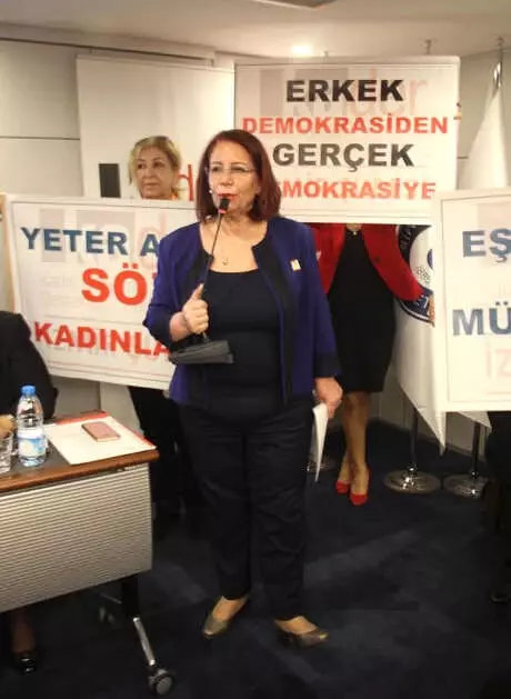 İzmir'de, Kadınlardan 'Seçilme' Talebi