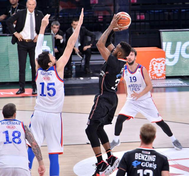 Beşiktaş Sompo Japan, Anadolu Efes'i 90-86 yenik Etti