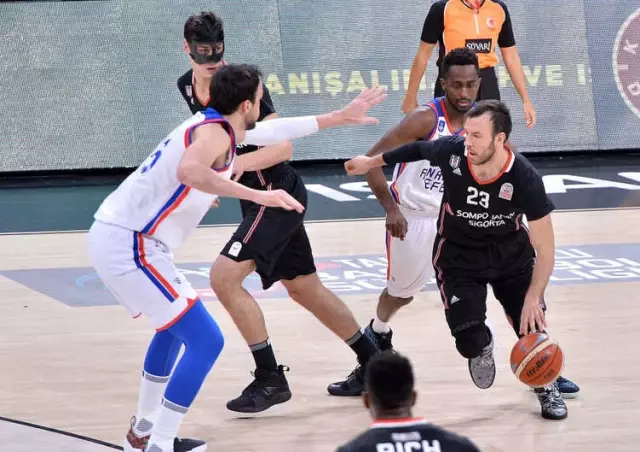Beşiktaş Sompo Japan, Anadolu Efes'i 90-86 Mağlup Etti