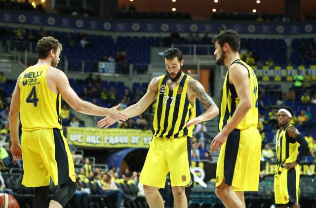 Fenerbahçe, Pınar Karşıyaka'yı 80-72 ile Geçti