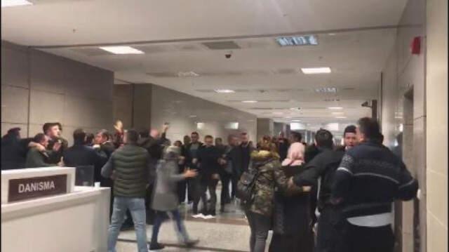 İstanbul hak Sarayı'nda Duruşma Öncesi dövüş Çıktı: Yaralılar Var