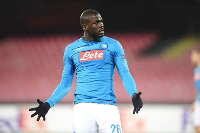 Napoli, Manchester United'ın 91 Milyon Poundluk Teklifini Reddetti