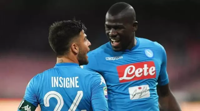 Napoli, Manchester United'ın 91 Milyon Poundluk Teklifini Reddetti Napoli, Manchester United'ın 91 Milyon Poundluk Teklifini Reddetti