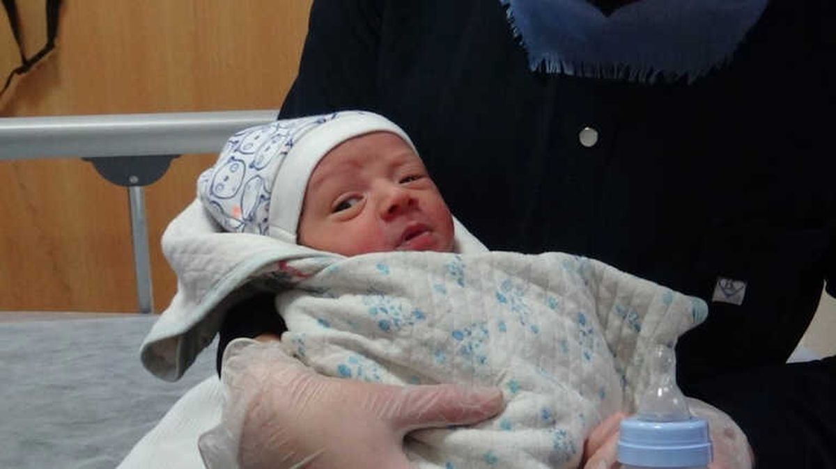 Yeni Doğmuş Bebek Yol Kenarında Bulundu