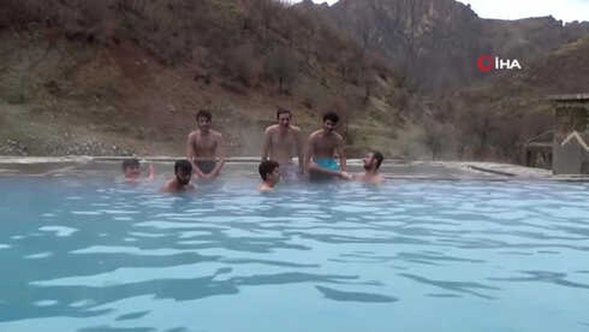 Beytüşşebap'taki Zümrüt Kaplıcaları Kışın da Ziyaretçilerini Ağırlıyor