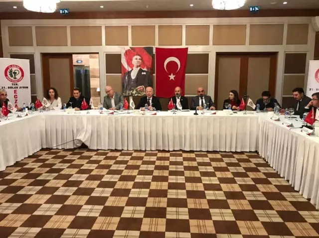 Ege Eczacı Odaları'nın Danışma Kurulu Sonuç Bildirgesini Açıkladı