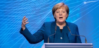 Forbes Merkel'i En Güçlü Kadın Seçti