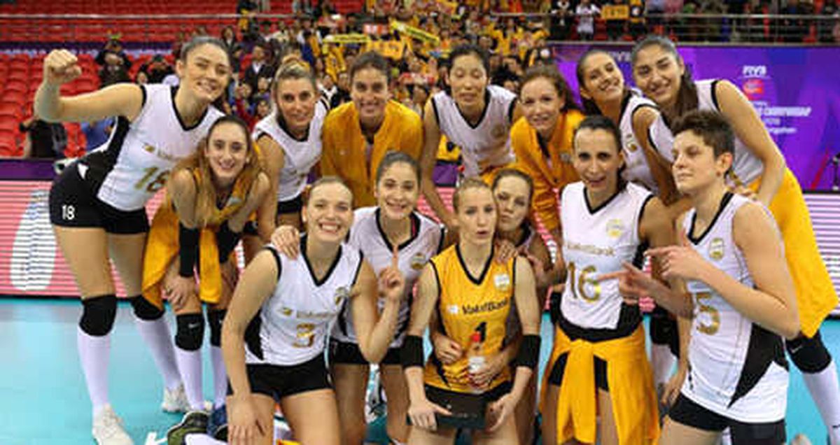Fransız Ekibi Volero Le Cannet'i 3-0 Yenen VakıfBank, Yarı Finali Garantiledi