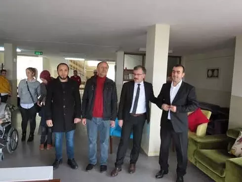 Kızılay Başkanı Öztürk ve Yönetimi Konukevini Ziyaret Etti Kızılay Başkanı Öztürk ve Yönetimi Konukevini Ziyaret Etti