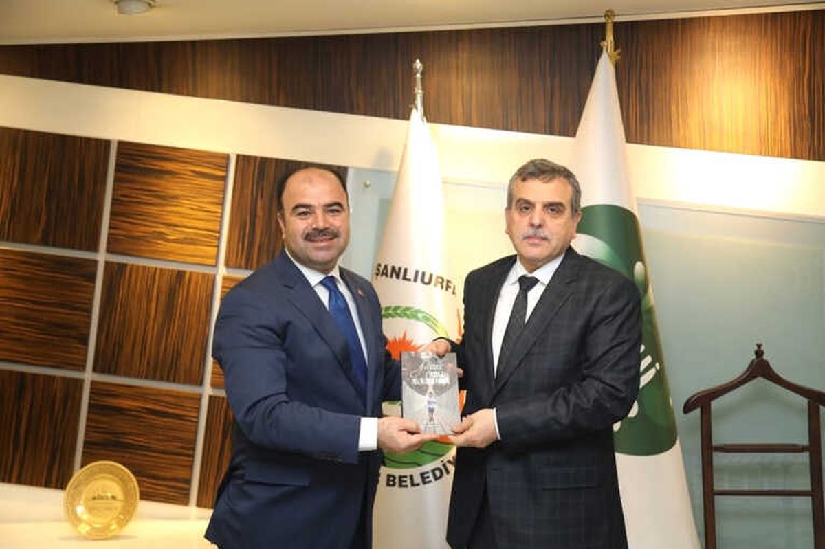 Şanlıurfa Büyükşehir Belediyesi Başkan Adayı Beyazgül'den Mevcut Başkan Çiftçi'ye Ziyaret