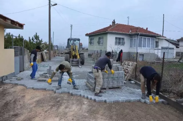 Seyitgazi'de Kilit Taşı Döşeme Çalışmaları Seyitgazi'de Kilit Taşı Döşeme Çalışmaları