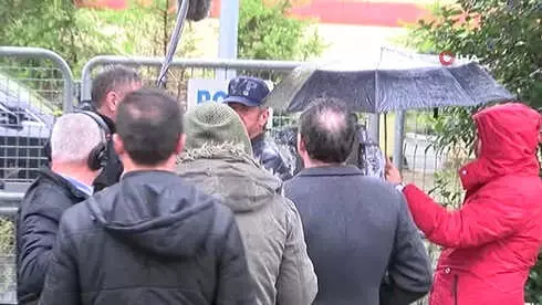 Ünlü Oyuncu Sean Penn, Suudi Konsolosluğu'nda Ünlü Oyuncu Sean Penn, Suudi Konsolosluğu'nda