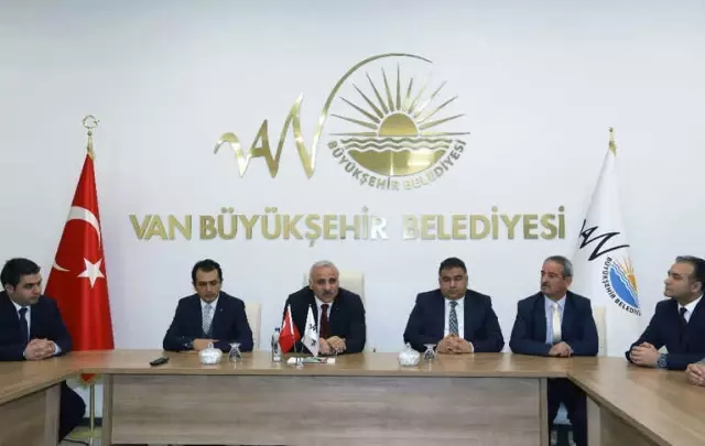 Vali Zorluoğlu, Büyükşehir Belediyesine Veda Etti