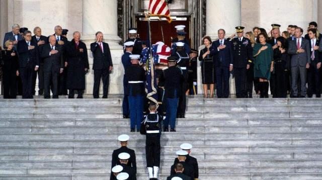 ABD'nin Başkanlık Koltuğuna Oturmuş Dört İsmi H. W. Bush'un Cenaze Töreni İçin Yan Yana