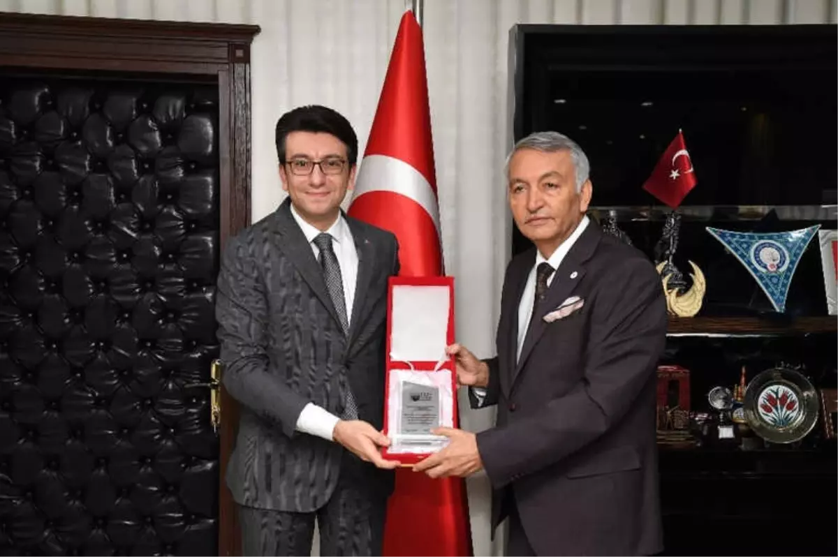 Add'den Başkan Günaydın'a Plaket