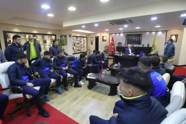 Bucaspor, Eski Oyuncusuna Olan 8 Milyonluk Borç Nedeniyle Sıkıntıda