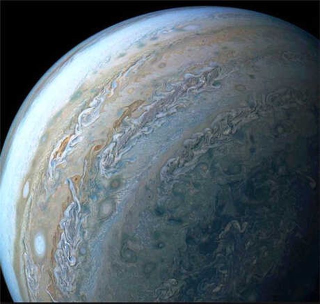 Juno Uzay Aracı, Jüpiter'de 'Yunus Balığı' Görüntüledi