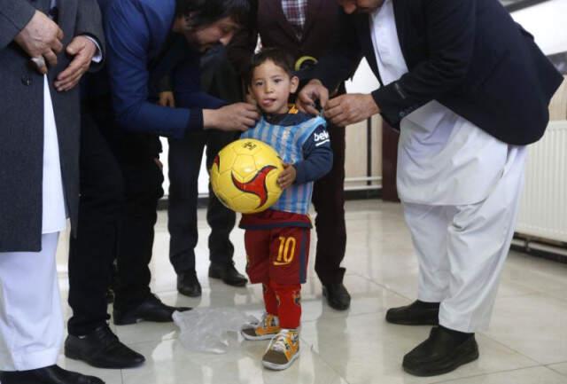 Lionel Messi'yle Tanışan 6 Yaşındaki Murtaza Ahmadi, Şimdi Perişan Halde