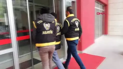 Manisa Pompalı Tüfekle Yeğeni Öldürüp, Ağabeyini Yaralayan Şüpheli Adliyede Manisa Pompalı Tüfekle Yeğeni Öldürüp, Ağabeyini Yaralayan Şüpheli Adliyede