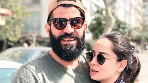 Oyuncu Merve Sevi ile Çalkan Algün Anlaşmalı Olarak Boşandı Oyuncu Merve Sevi ile Çalkan Algün Anlaşmalı Olarak Boşandı