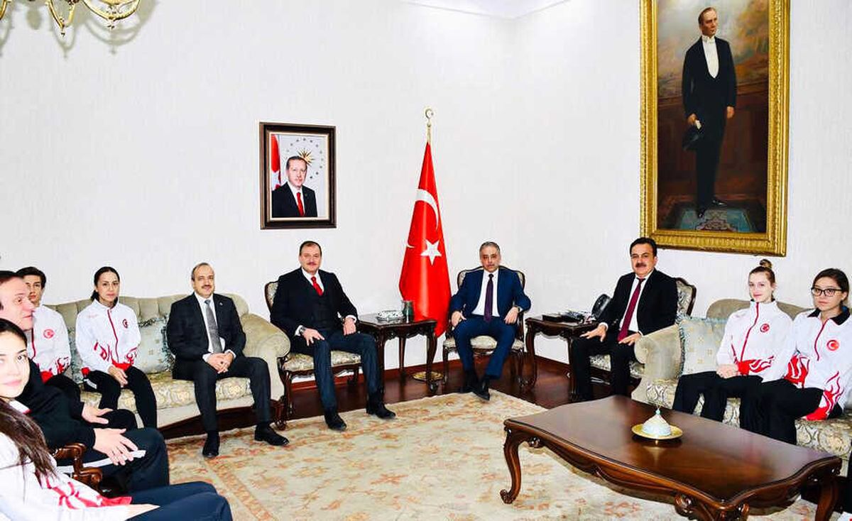 Şampiyonlardan Vali Toprak Ve Müdür Yaman'a Ziyaret